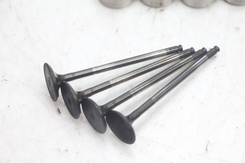 photo de EINLASSVENTIL  HONDA FJS SILVER WING SILVERWING 400 (2005 - 2008) - Oberflächenzustand und Material