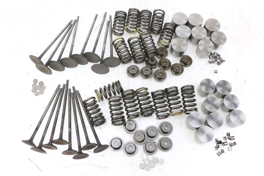 photo de EINLASSVENTIL  SUZUKI GSR 750 (2011 - 2017) - Hauptansicht