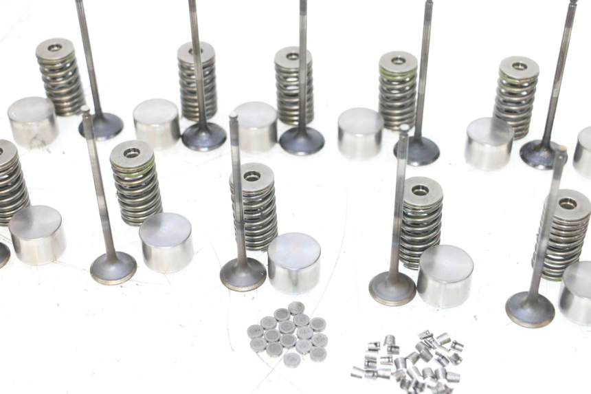 photo de EINLASSVENTIL  YAMAHA XJ6 600 (2008 - 2016) - Alternativer Blickwinkel