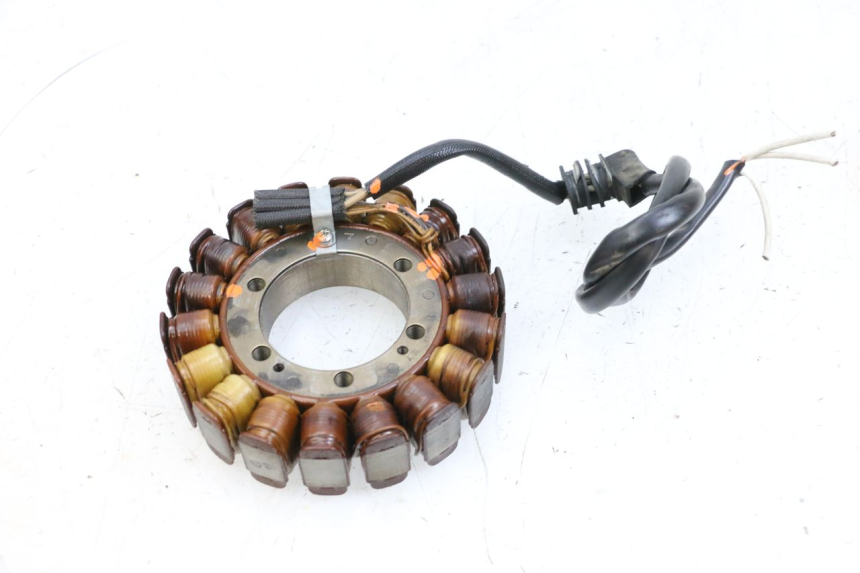 photo de STATOR YAMAHA FJR ABS 1300 (2006 - 2012) - Details der Befestigungspunkte