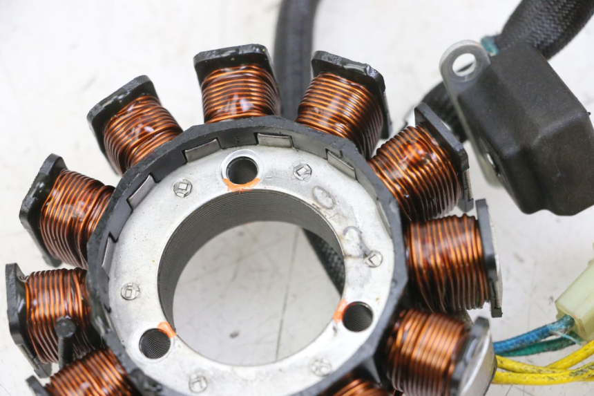 photo de LICHTMASCHINE HYOSUNG GTR 125 (2006 - 2008) - Detailansicht des Bauteils