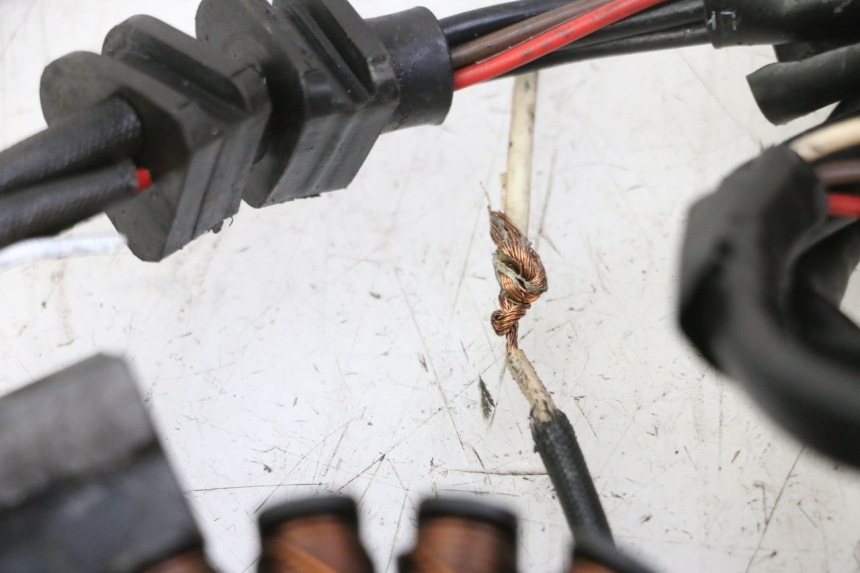 photo de STATOR PIAGGIO MP3 RL 250 (2006 - 2010) - Zoom auf Gebrauchszustand