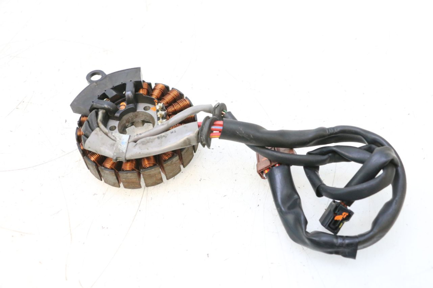 photo de LICHTMASCHINE HONDA PCX (JF57/JF64) 125 (2014 - 2018) - Oberflächenzustand und Material