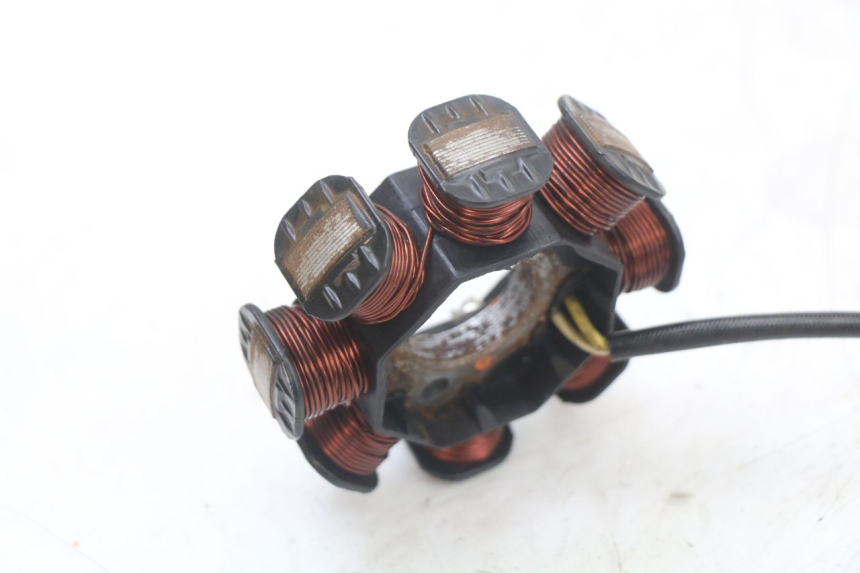 photo de LICHTMASCHINE PEUGEOT DJANGO 125 (2014 - 2017) - Oberflächenzustand und Material