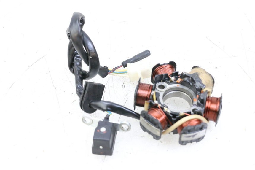 photo de LICHTMASCHINE PEUGEOT SPEEDFIGHT 4 2T 50 (2015 - 2019) - Hauptansicht