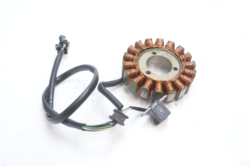 photo de LICHTMASCHINE SUZUKI SV S 650 (2003 - 2009) - Technische Nahaufnahme