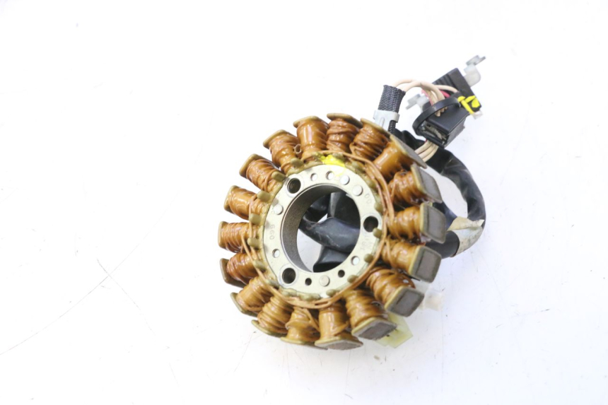 photo de STATOR YAMAHA XMAX X-MAX 125 (2006 - 2009) - Details der Befestigungspunkte