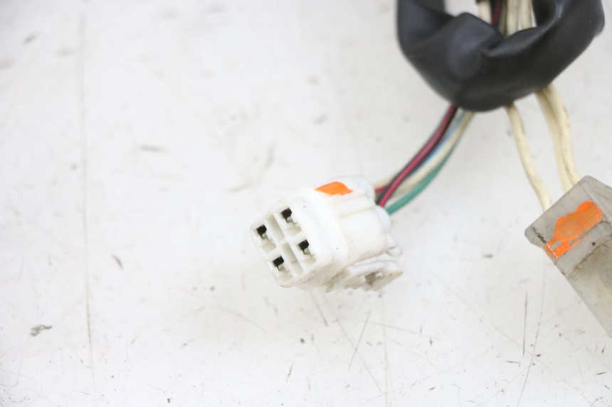 photo de LICHTMASCHINE YAMAHA YP MAJESTY 125 (2002 - 2006) - Details der Befestigungspunkte