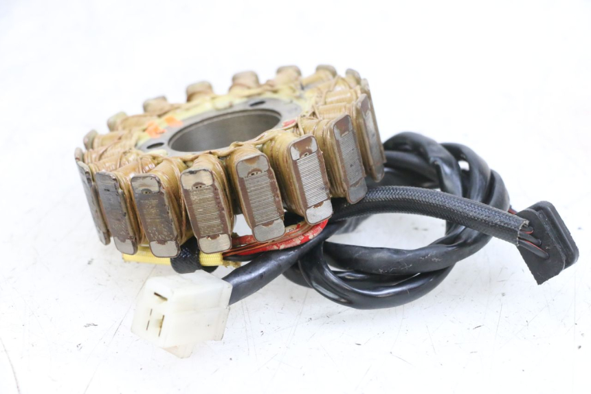 photo de LICHTMASCHINE KAWASAKI ZR 7 750 (1999 - 2004) - Technische Nahaufnahme