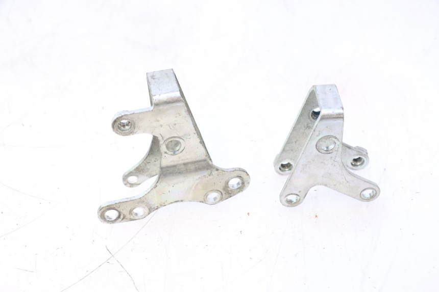 photo de FEDERBEIN HALTERUNG PIAGGIO MP3 HPE 530 (2022 - 2026) - Detailansicht des Bauteils