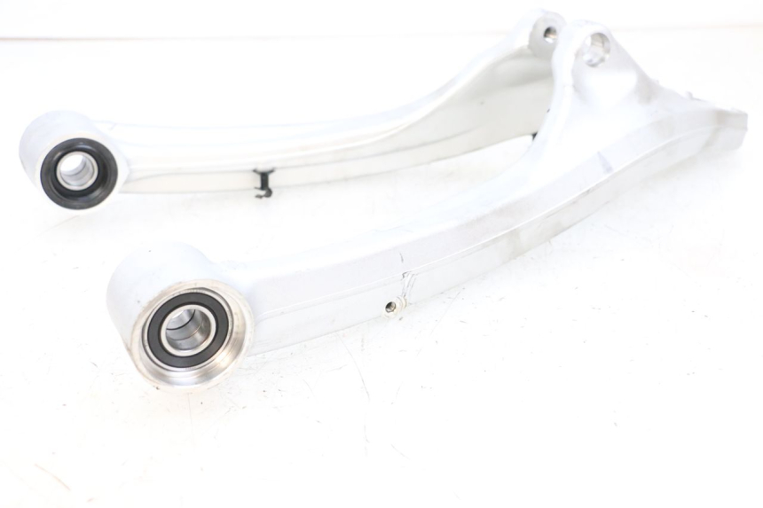 photo de FEDERBEIN HALTERUNG BMW R GS 1250 (2021 - 2024) - Kennzeichnungen und Originalreferenzen