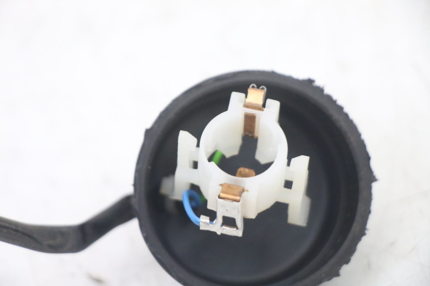 photo de LAMPENFASSUNG PEUGEOT SATELIS COMPRESSOR K15 125 (2006 - 2009) - Details der Befestigungspunkte