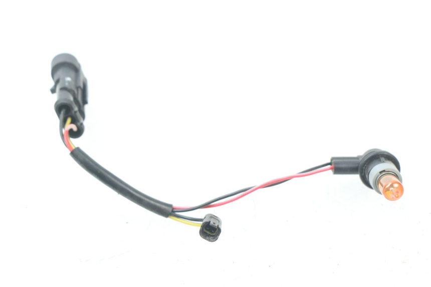 photo de LAMPENFASSUNG PIAGGIO VESPA GTS IE ABS 300 (2016 - 2018) - Alternative Perspektive