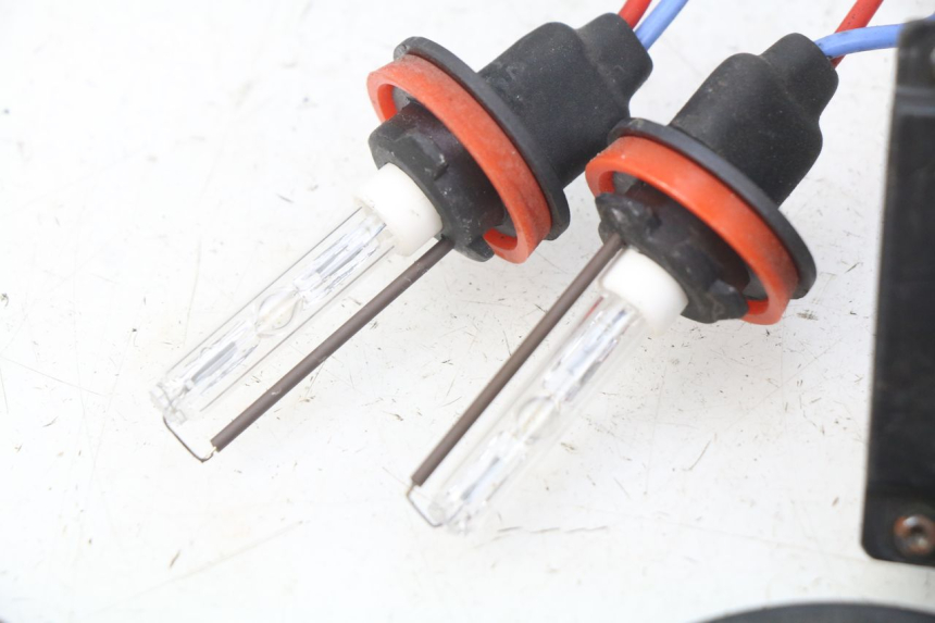 photo de LAMPENFASSUNG YAMAHA XP T-MAX TMAX ABS 530 (2012 - 2015) - Oberflächenzustand und Material