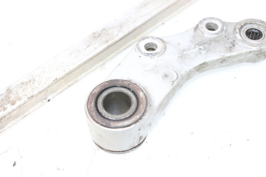 photo de HALTER BREMSZANGE HINTEN KAWASAKI GPX F ZX750F 750 (1986 - 1990) - Detailansicht des Bauteils
