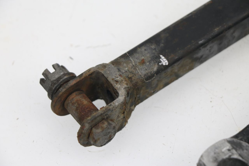 photo de HALTER BREMSZANGE HINTEN SUZUKI GSXF GSX F 600 (1988 - 1997) - Zoom auf Gebrauchszustand