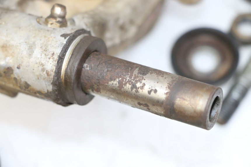 photo de HALTER BREMSZANGE HINTEN YAMAHA YFM GRIZZLY 550 (2008 - 2015) - Profilansicht des Ersatzteils