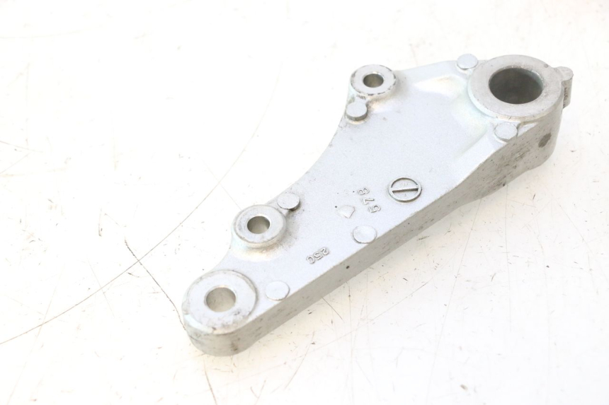 photo de HALTERUNG BREMSSATTEL HINTEN KAWASAKI ZZR 600 (1995 - 2004) - Zoom auf Gebrauchszustand