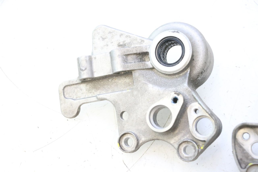 photo de HALTER BREMSZANGE VORNE PIAGGIO MP3 HPE 530 (2022 - 2026) - Alternative Perspektive