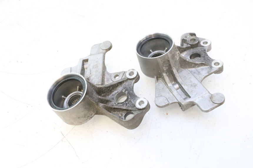 photo de HALTER BREMSZANGE VORNE PIAGGIO MP3 HPE 530 (2022 - 2026) - Details der Befestigungspunkte