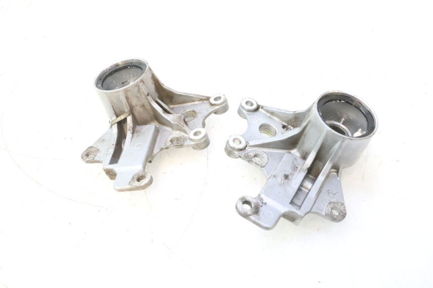 photo de HALTER BREMSZANGE VORNE PIAGGIO MP3 500 (2011 - 2015) - Details der Befestigungspunkte