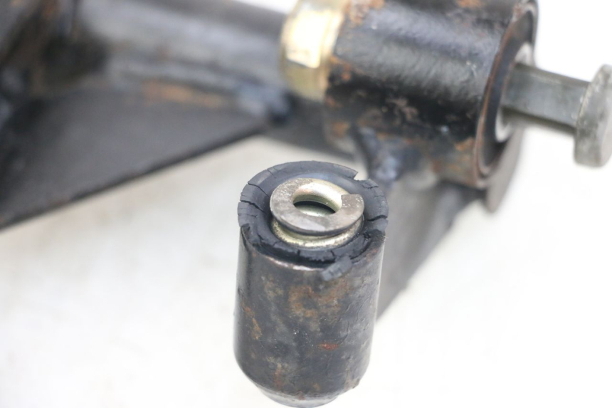 photo de MOTORHALTERUNG KYMCO AGILITY 4T 50 (2005 - 2018) - Zoom auf Gebrauchszustand