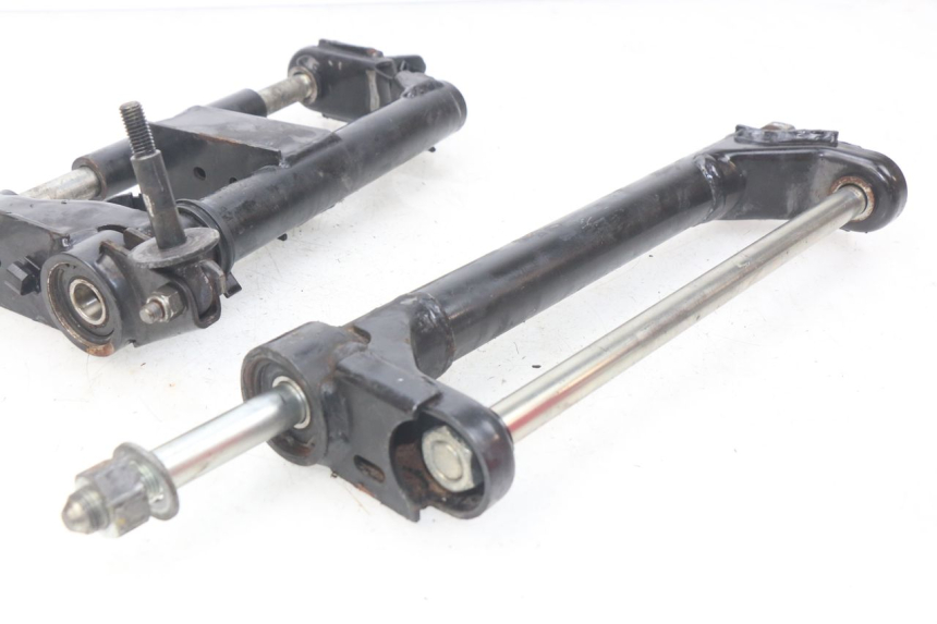 photo de MOTORHALTERUNG PEUGEOT GEOPOLIS 400 (2007 - 2013) - Alternative Perspektive