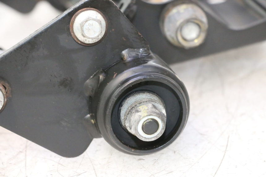 photo de MOTORHALTERUNG GILERA GP 800 (2007 - 2013) - Zoom auf Gebrauchszustand