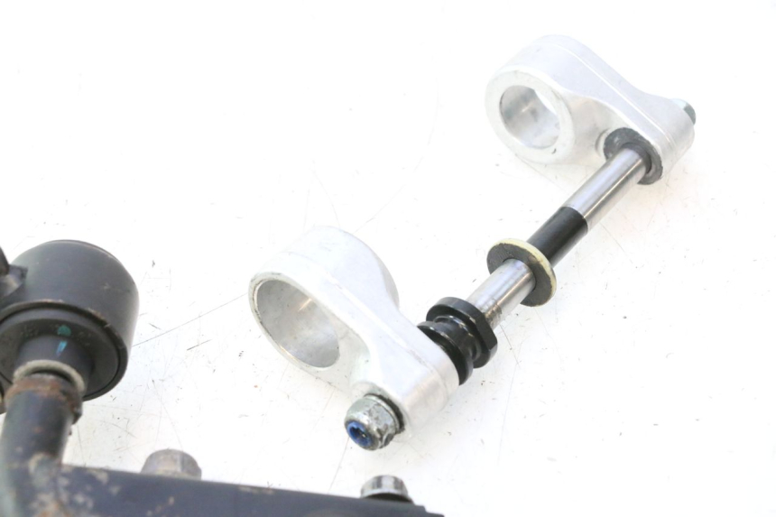 photo de MOTORHALTERUNG GILERA GP 800 (2007 - 2013) - Oberflächenzustand und Material