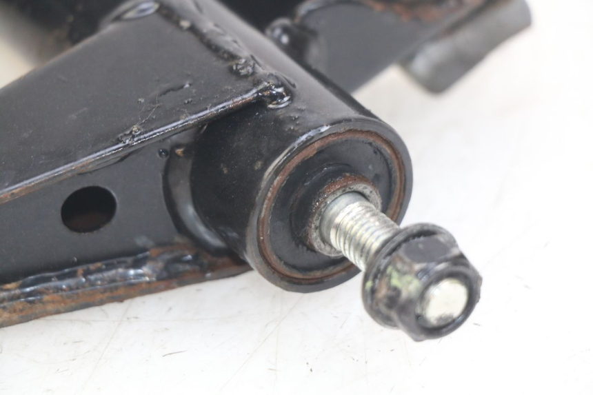 photo de MOTORHALTERUNG PEUGEOT KISBEE 4T 50 (2018 - 2022) - Technische Nahaufnahme