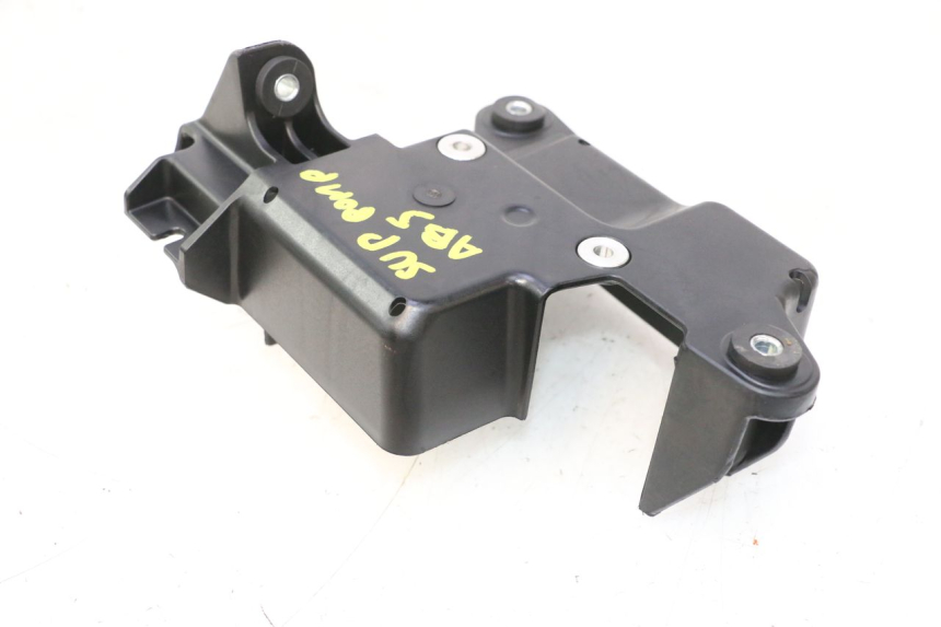 photo de ABS-PUMPENHALTER PIAGGIO MP3 HPE 530 (2022 - 2026) - Zoom auf Gebrauchszustand