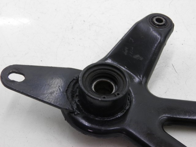 photo de AUSPUFFHALTERUNG GOWINN DOLCE VITA 50 (2007 - 2013) - Detailansicht des Bauteils