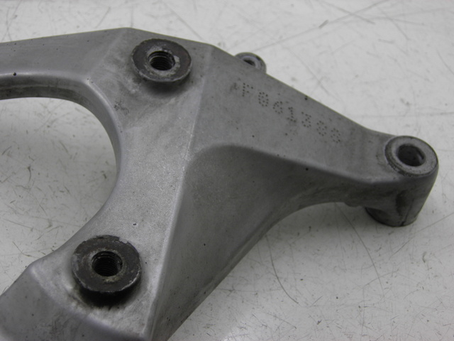 photo de AUSPUFFHALTERUNG HONDA SH 125 (2003 - 2004) - Detailansicht des Bauteils