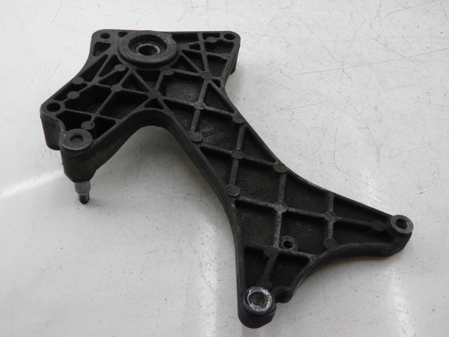 photo de AUSPUFFHALTERUNG PIAGGIO SUPER LX 125 (2000 - 2003) - Detailansicht des Bauteils