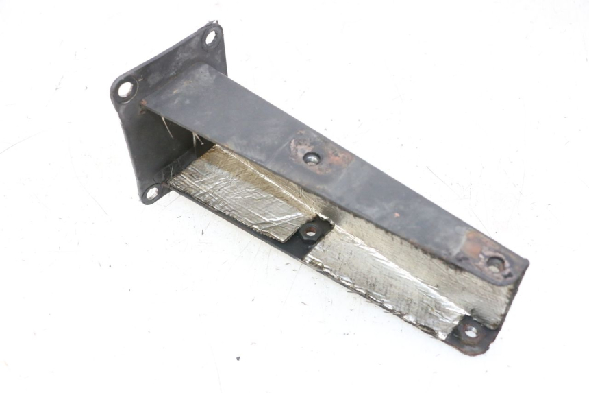 photo de AUSPUFFHALTERUNG QUADRO 4 4D 350 (2015 - 2018) - Zoom auf Gebrauchszustand