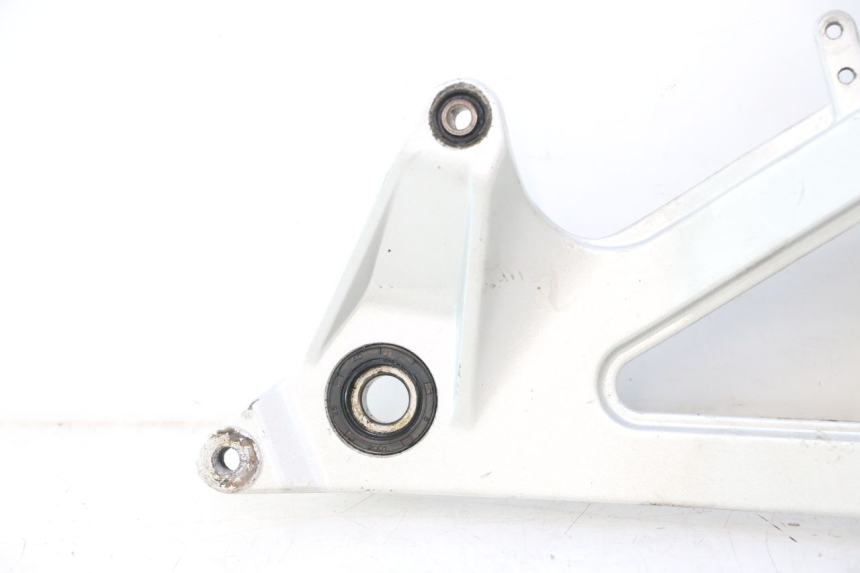 photo de AUSPUFFHALTERUNG CF MOTO E-CHARM 125 (2005 - 2008) - Kennzeichnungen und Originalreferenzen