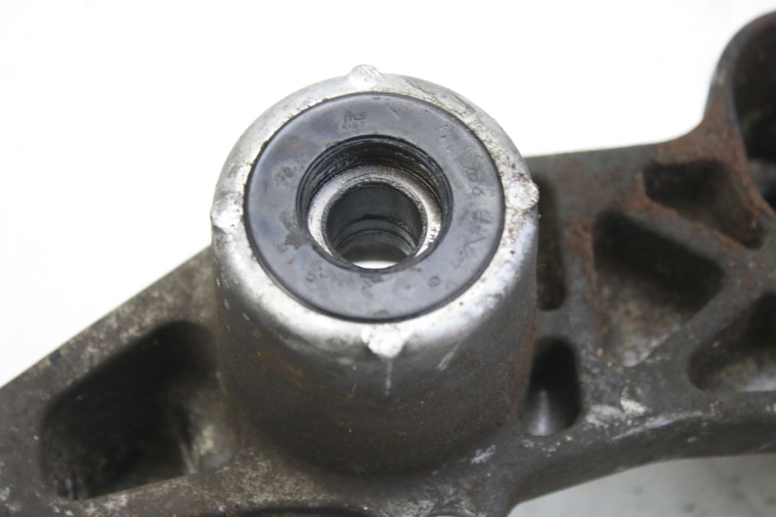 photo de TOPFHALTER HONDA FES S-WING SWING ABS 125 (2007 - 2015) - Detailansicht des Bauteils