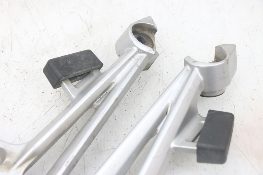 photo de AUSPUFFHALTERUNG YAMAHA FJR ABS 1300 (2006 - 2012) - Alternative Perspektive