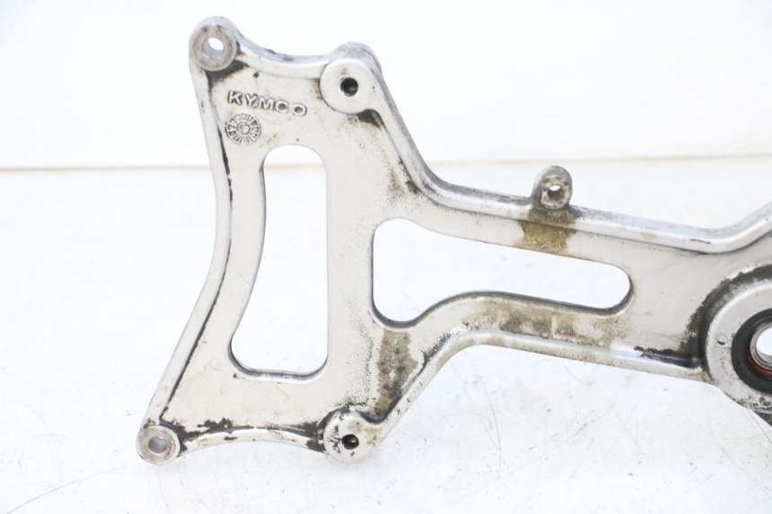 photo de AUSPUFFHALTERUNG KYMCO GRAND DINK 125 (2002 - 2007) - Technische Nahaufnahme