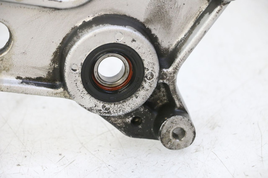 photo de AUSPUFFHALTERUNG KYMCO GRAND DINK 125 (2002 - 2007) - Details der Befestigungspunkte