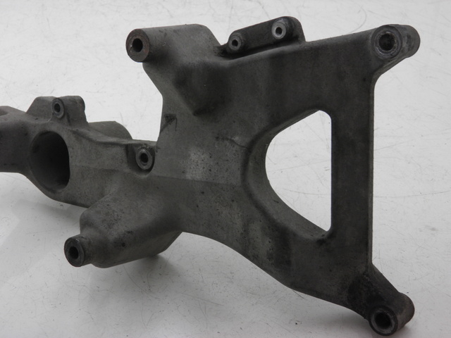 photo de AUSPUFFHALTERUNG HONDA FES PANTHEON 125 (2003 - 2007) - Zoom auf Gebrauchszustand