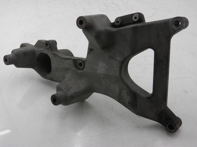 photo de AUSPUFFHALTERUNG HONDA FES PANTHEON 125 (2003 - 2007) - Technische Nahaufnahme