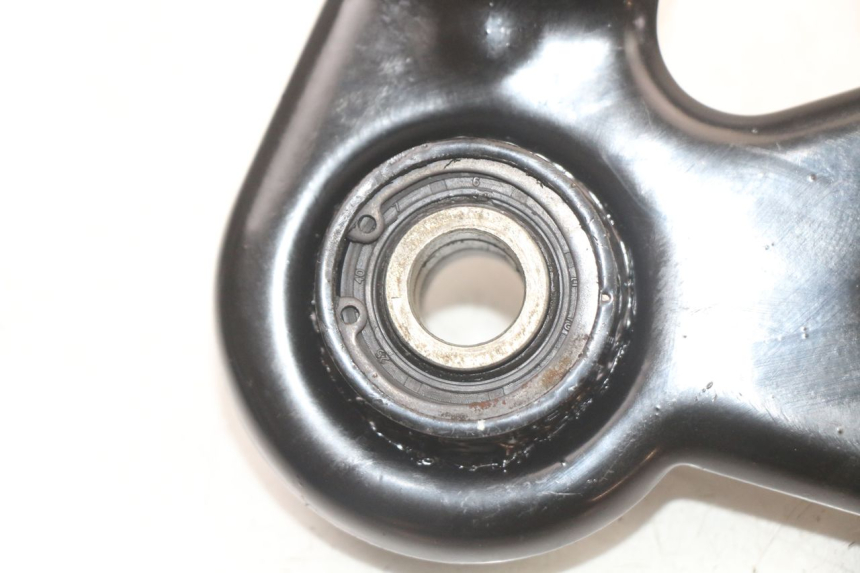 photo de AUSPUFFHALTERUNG JM MOTORS VX 125 (2022 - 2025) - Zoom auf Gebrauchszustand