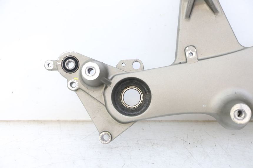 photo de AUSPUFFHALTERUNG KYMCO XCITING 500 (2007 - 2010) - Zoom auf Gebrauchszustand