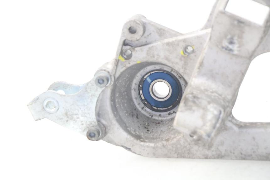 photo de AUSPUFFHALTERUNG PIAGGIO MP3 HPE 500 (2019 - 2022) - Technische Nahaufnahme