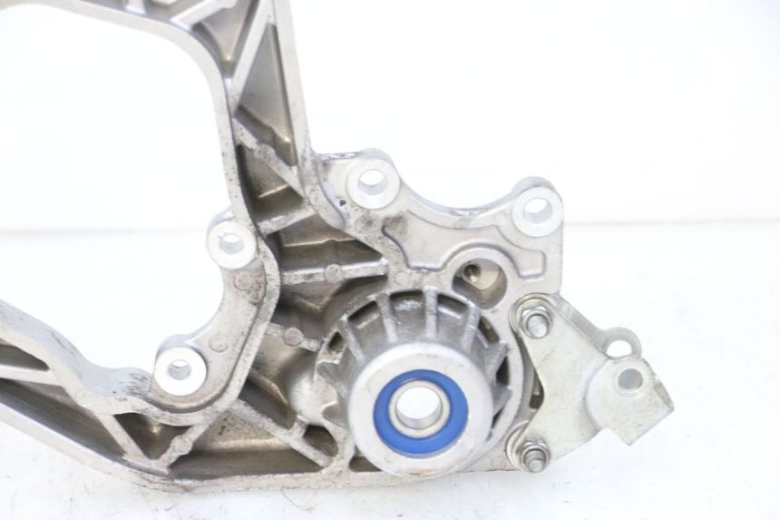 photo de AUSPUFFHALTERUNG PIAGGIO MP3 HPE 310 (2024 - 2025) - Zoom auf Gebrauchszustand