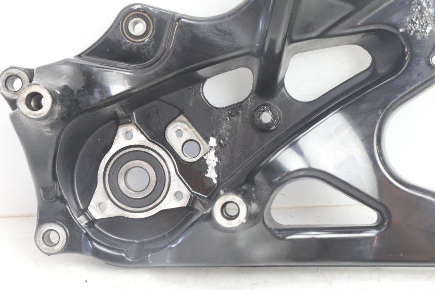 photo de AUSPUFFHALTERUNG YAMAHA N-MAX NMAX 125 (2021 - 2024) - Detailansicht des Bauteils