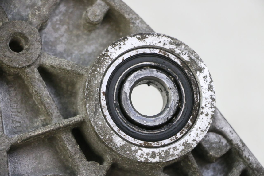 photo de AUSPUFFHALTERUNG PEUGEOT SATELIS 125 (2013 - 2018) - Detailansicht des Bauteils