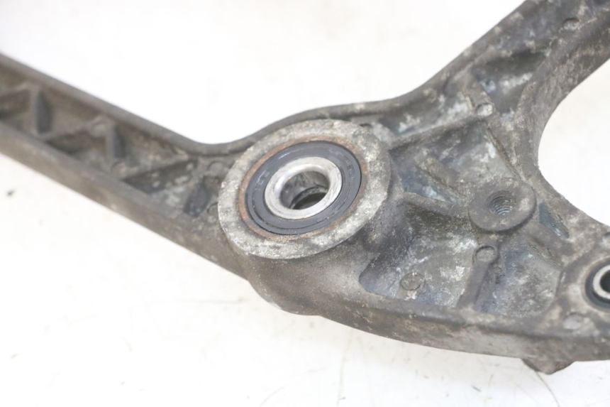 photo de AUSPUFFHALTERUNG PEUGEOT SATELIS 125 (2013 - 2018) - Zoom auf Gebrauchszustand