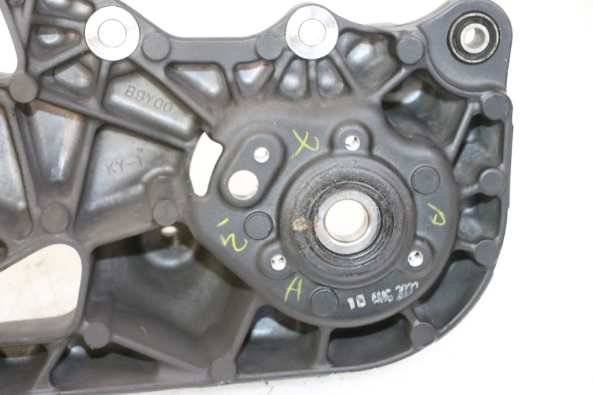 photo de AUSPUFFHALTERUNG YAMAHA XMAX X-MAX 125 (2021 - 2025) - Detailansicht des Bauteils